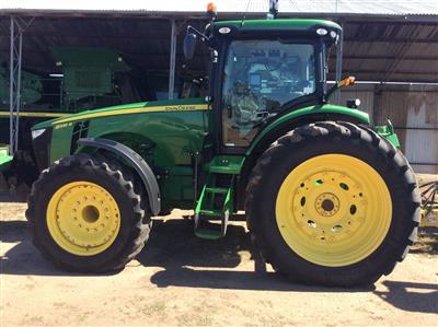 Photo 2. John Deere 8335R tractor