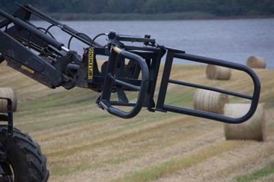 Photo 4. Fleming 1.8m Bale Grab