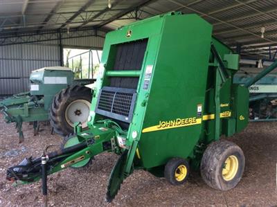 Photo 2. John Deere 467 round baler