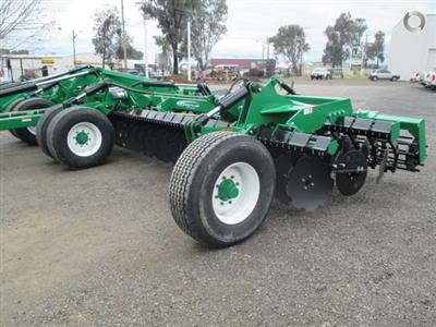 Photo 1. K-LINE 9.5 MTR POWERFLEX cultivator