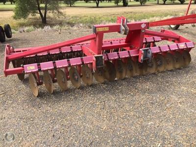 Photo 1. LELY TILLER 400 cultivator