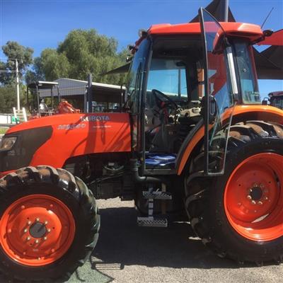 Photo 1. KUBOTA M9540 tractor
