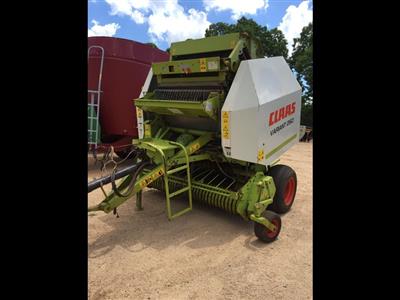 Photo 1. CLAAS VARIANT 250 round baler