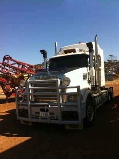 Photo 1. Fleming 1.8m Bale Grab