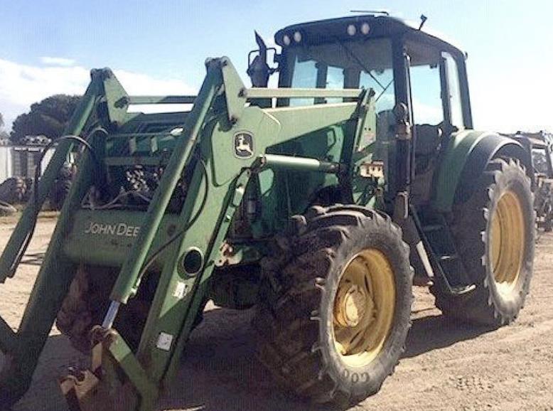 John Deere 6620 tractor