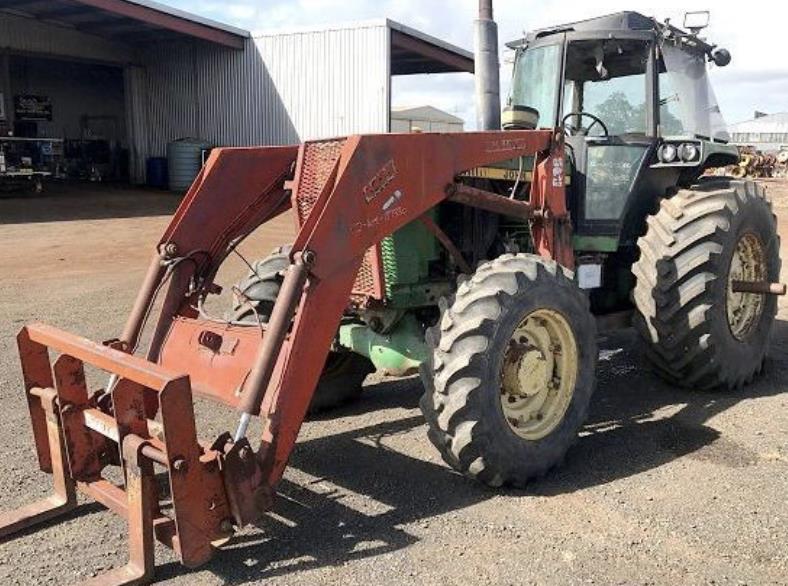 John Deere 4450 tractor