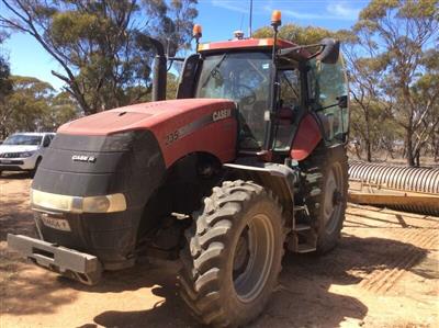 Photo 2. CASE IH MAGNUM 235 tractor