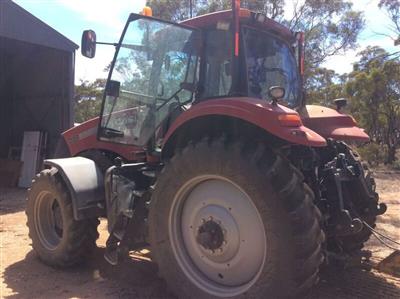 Photo 3. CASE IH MAGNUM 235 tractor
