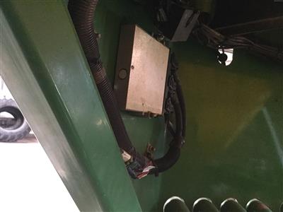 Photo 2. John Deere 1900 airseeder