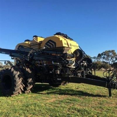 Photo 5. SEEDMASTER CT6012 airseeder