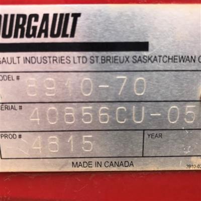 Photo 2. BOURGAULT 8910 airseeder