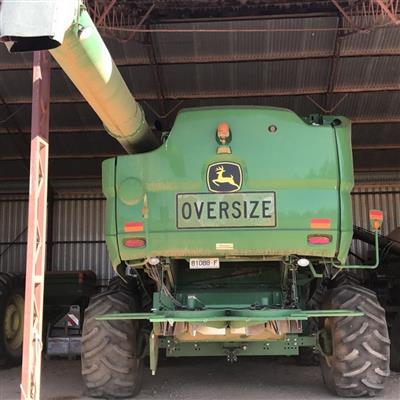 Photo 4. JOHN DEERE S670 combine harvester