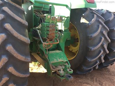 Photo 2. JOHN DEERE 9330 tractor