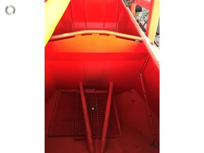 Photo 3. SEEDHAWK SH 800C airseeder