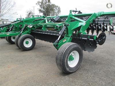 Photo 2. K-LINE 9.5 MTR POWERFLEX cultivator
