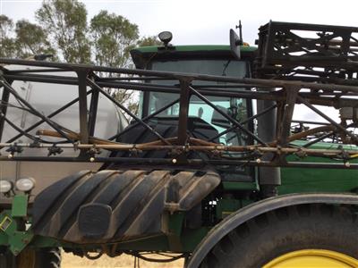 Photo 5. JOHN DEERE 4930 SP self propelled sprayer