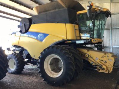 Photo 3. New Holland CR9070 combine harvester