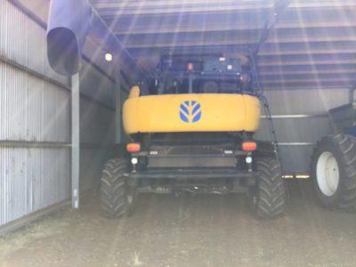 Photo 4. New Holland CR9070 combine harvester
