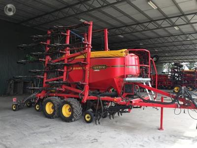 Photo 5. SEEDHAWK SH 800C airseeder