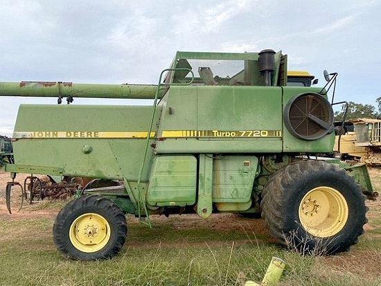 Photo 2. John Deere 7720 combine harvester