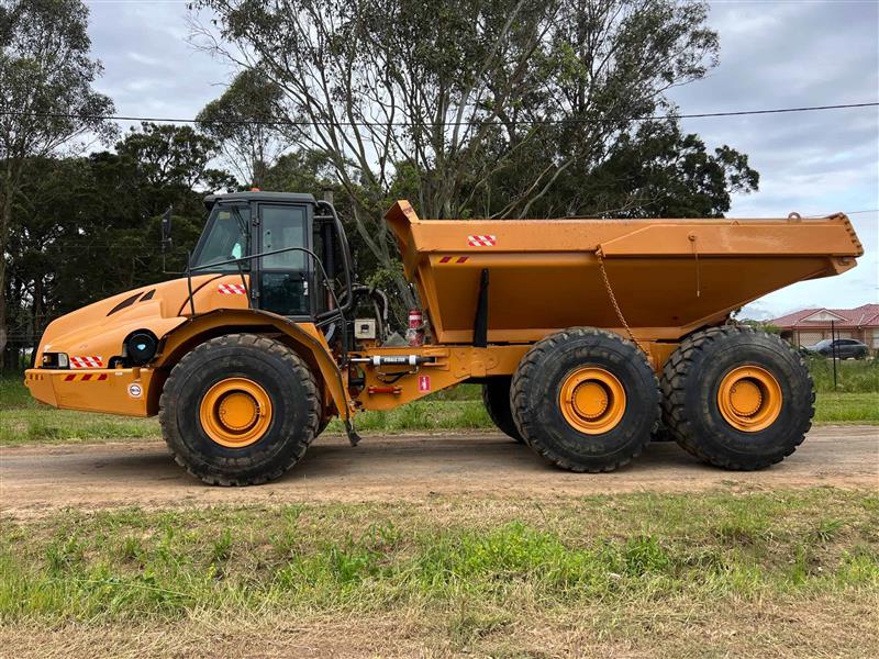 Photo 3. Case 340B 36T articulated all terrain carrier dumper truck