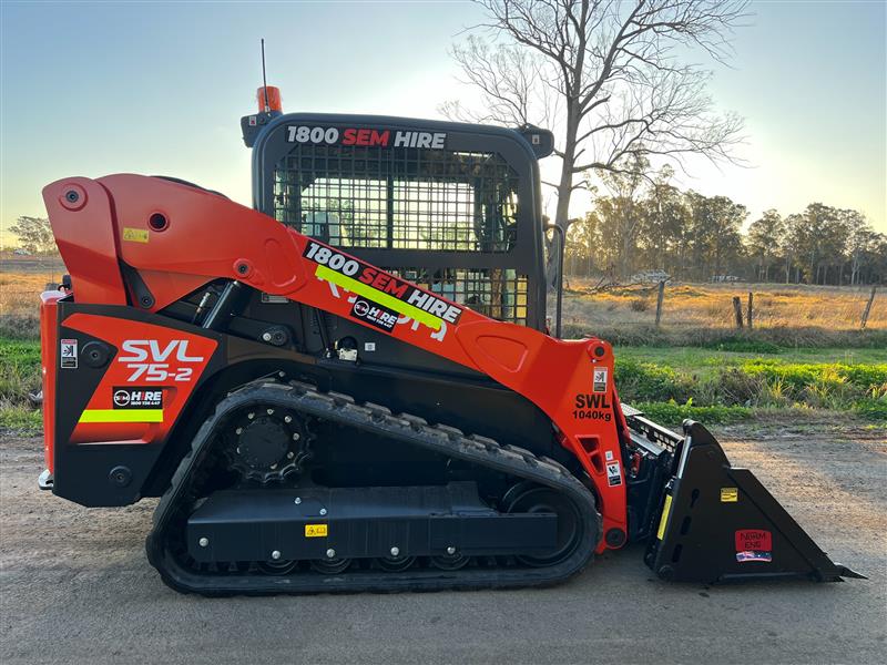 Photo 2. Kubota SVL75-2 tracked loader