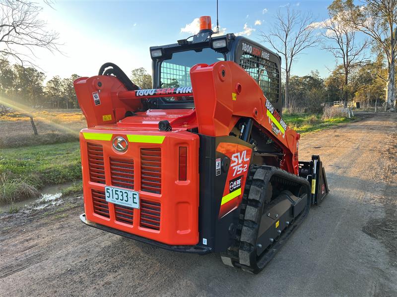 Photo 3. Kubota SVL75-2 tracked loader
