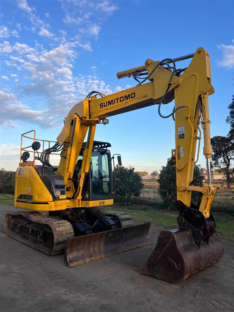Photo 2. Sumitomo SH145X-6 14.6T excavator