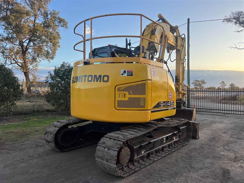 Photo 3. Sumitomo SH145X-6 14.6T excavator
