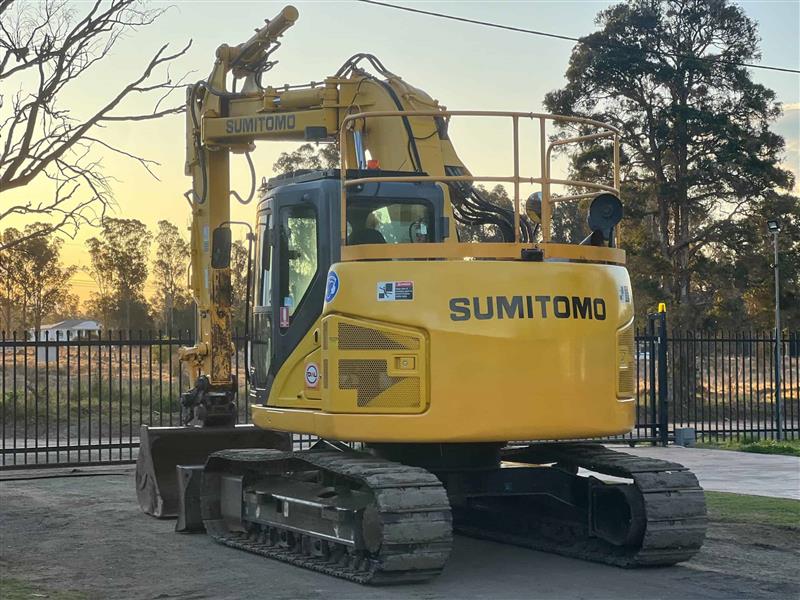 Photo 4. Sumitomo SH145X-6 14.6T excavator
