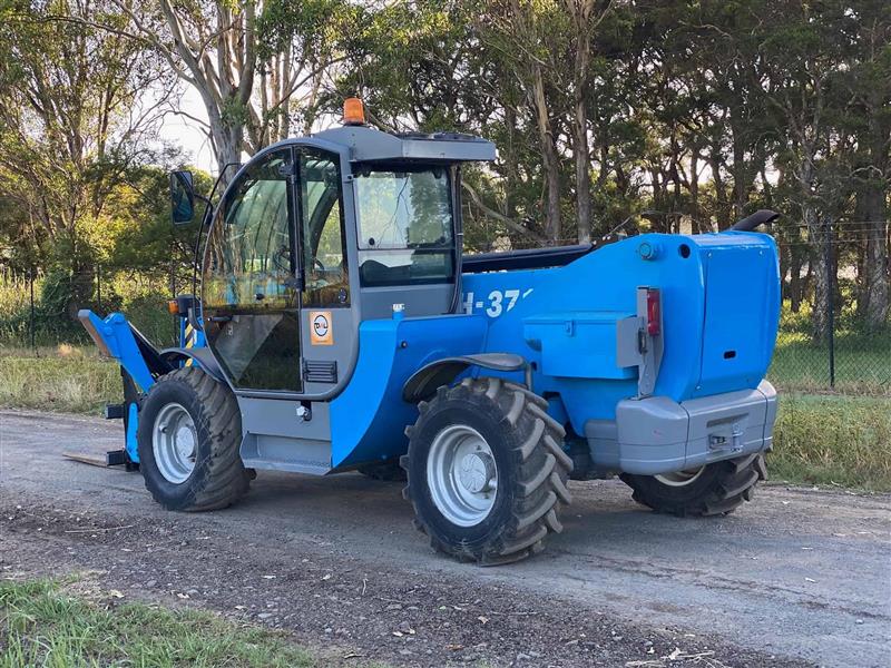 Photo 4. Genie GTH3713 3.7T 13m all terrain telehandler