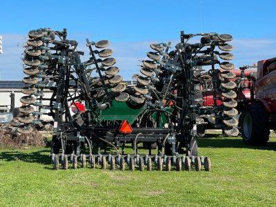 Photo 2. Flexicoil ST820 airseeder