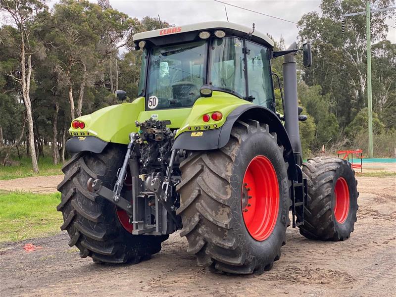 Photo 4. Claas Axion 840 4wd tractor