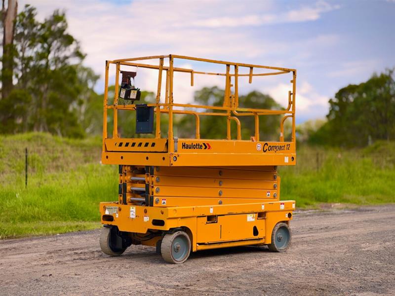 Photo 4. Haulotte Compact 12 12M electric scissor lift elevated work platform