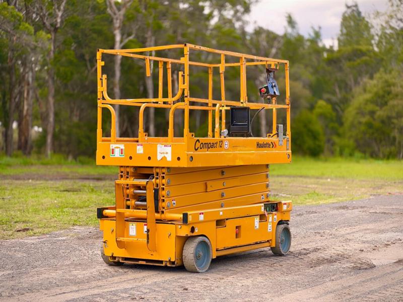 Photo 5. Haulotte Compact 12 12M electric scissor lift elevated work platform