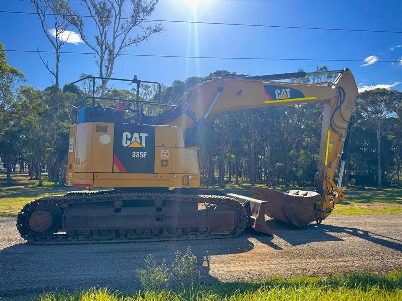 Photo 2. Caterpillar 335F 35T excavator