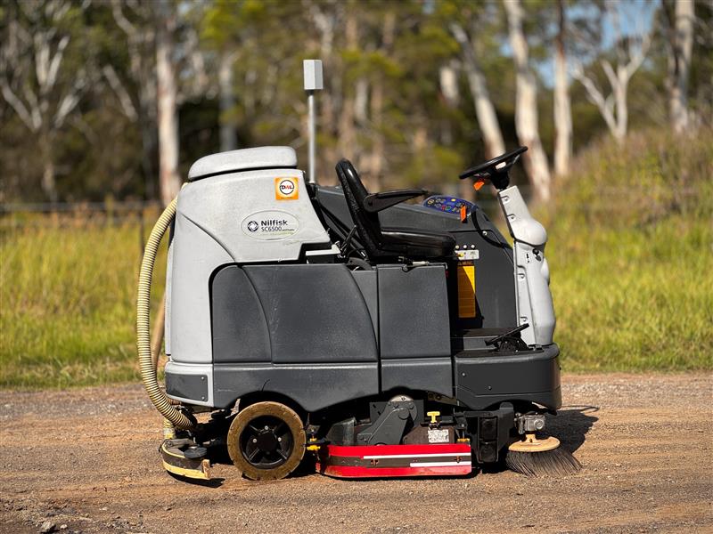 Photo 5. Nilfisk SC6500 battery powered sweeper