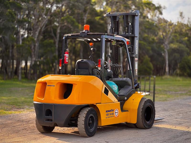 Photo 3. Komatsu FD45YT  4.5M 4.5T diesel forklift telehandler
