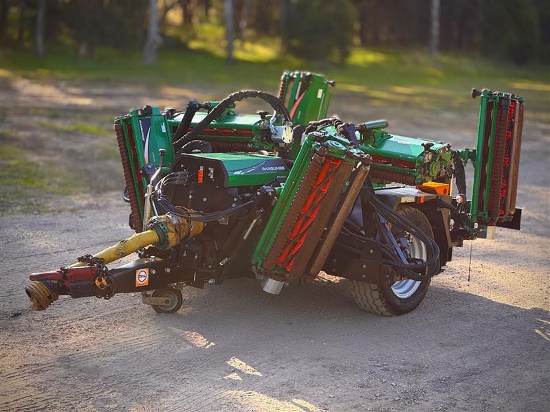 Photo 3. Ransomes TG4650 7 gang fairway greens reel cylinder mower