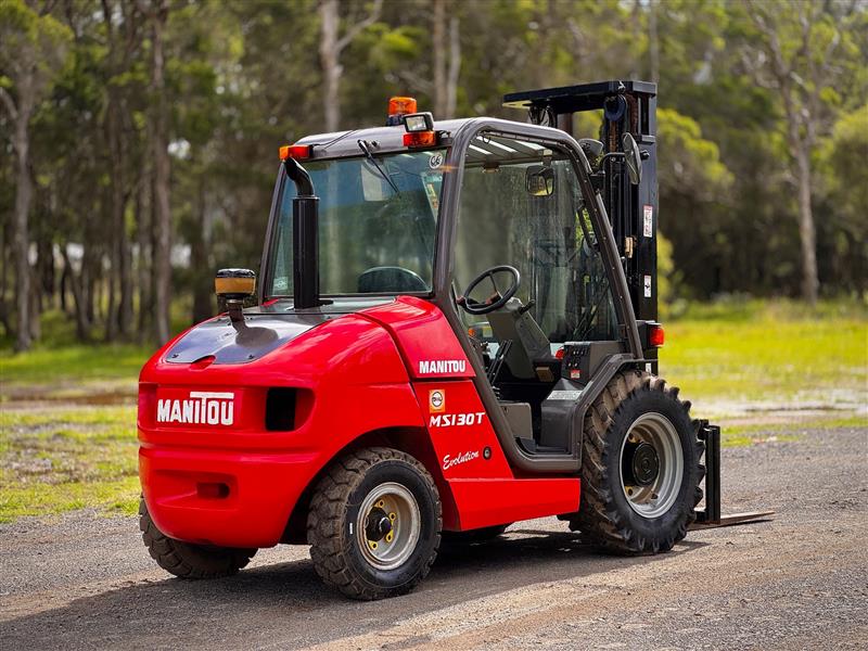 Photo 5. Manitou MSI30 3T all terrain forklift diesel telehandler