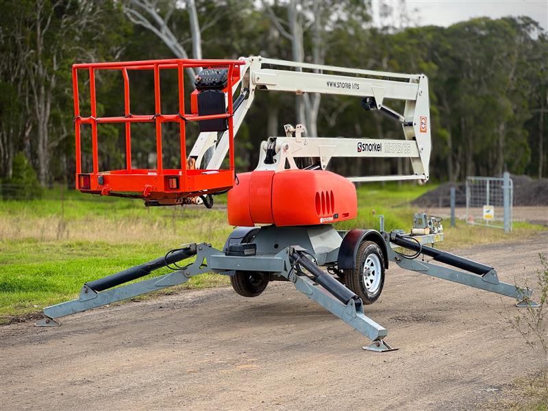 Photo 4. Snorkel MHP 13/35 41ft 12.6M heavy duty mounted boom lift elevated work platform