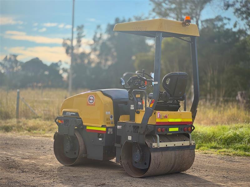 Photo 2. Dynapac CC1200 2.6T dual smooth drum articulated roller