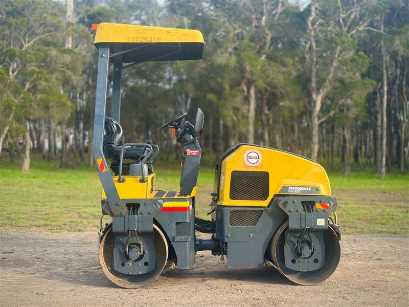 Photo 3. Dynapac CC1200 2.6T dual smooth drum articulated roller
