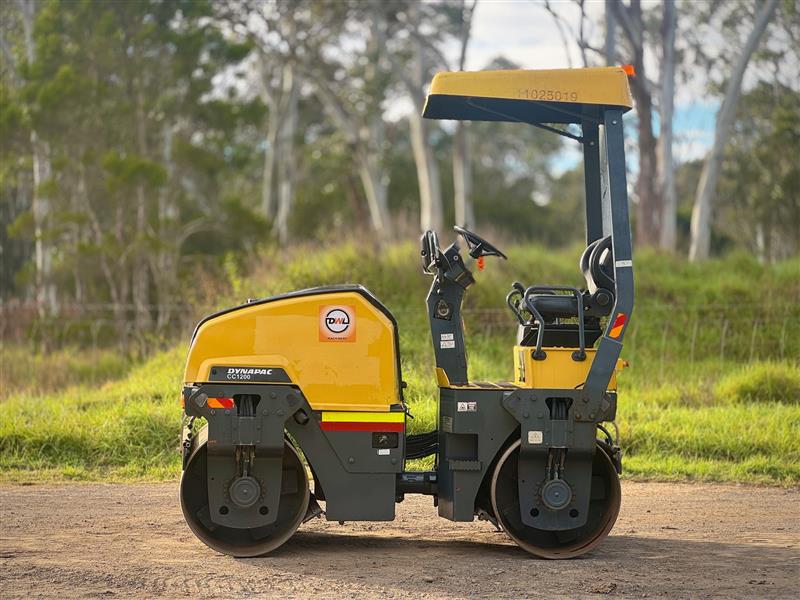Photo 5. Dynapac CC1200 2.6T dual smooth drum articulated roller