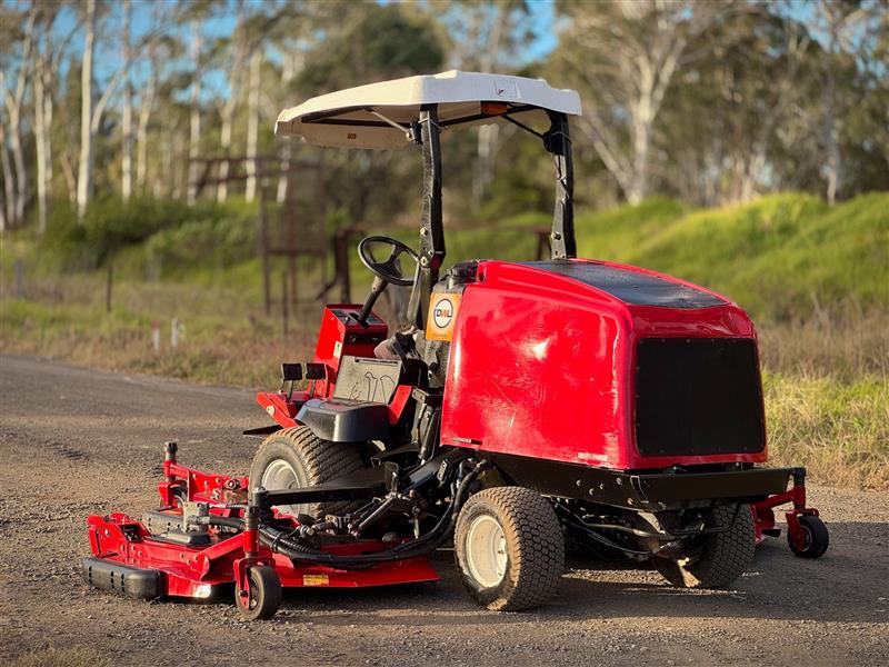 Photo 2. Toro Groundsmaster 4000D diesel ride on lawn mower