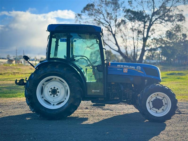 Photo 2. New Holland T4.95 diesel 4x4 farm tractor