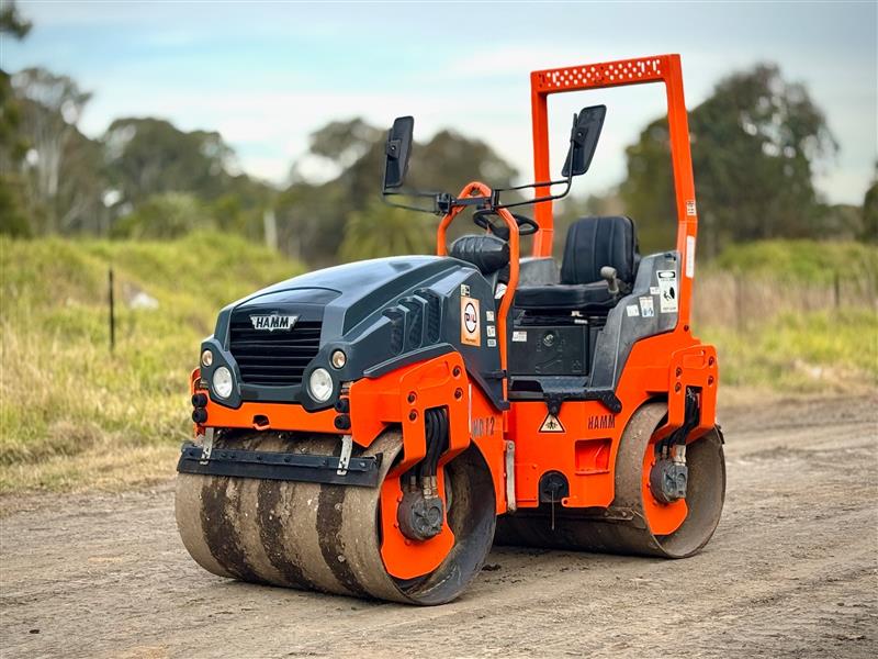 Photo 2. Hamm HD12 2.54T vibrating roller