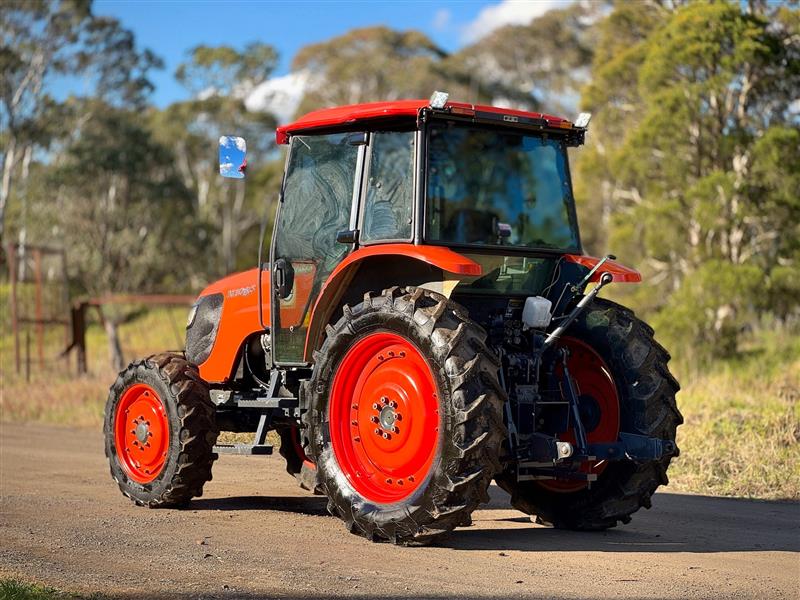 Photo 3. Kubota M108S 4wd fwa a/c cab tractor