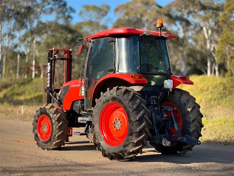 Photo 2. Kubota M8540 diesel 4x4 awd farm tractor