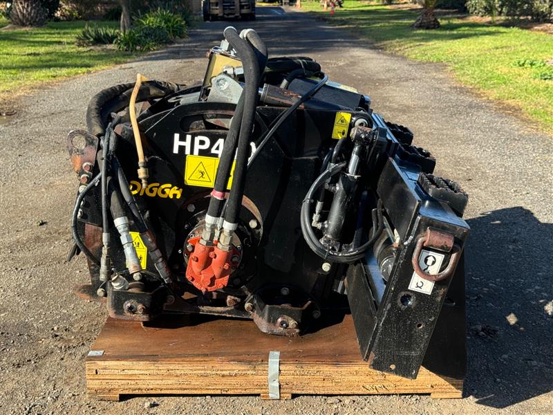 Photo 3. Digga HP450 road profiler cold planer